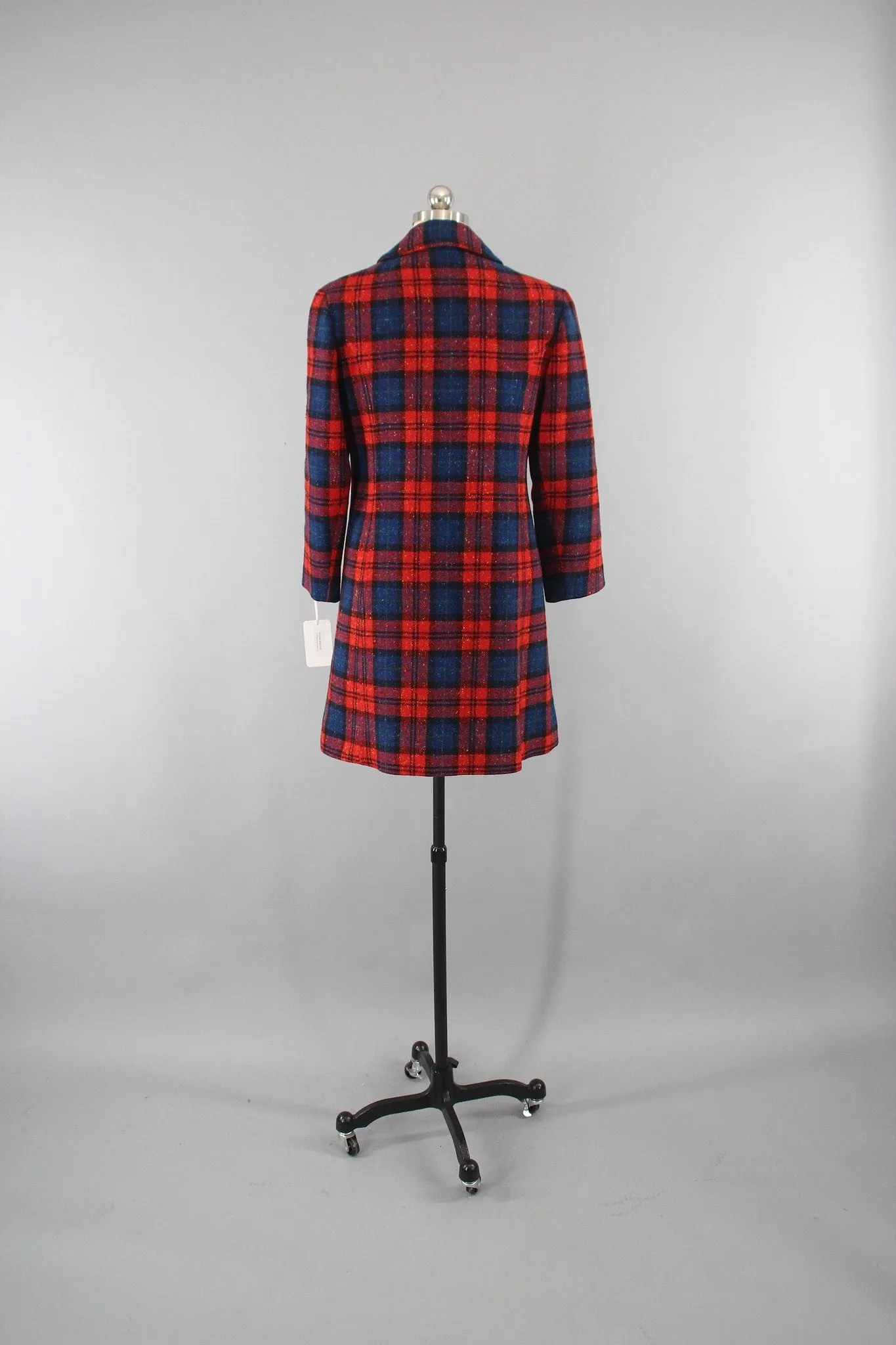 1960s Vintage Pendleton Wool Coat / Red & Blue Tartan Plaid