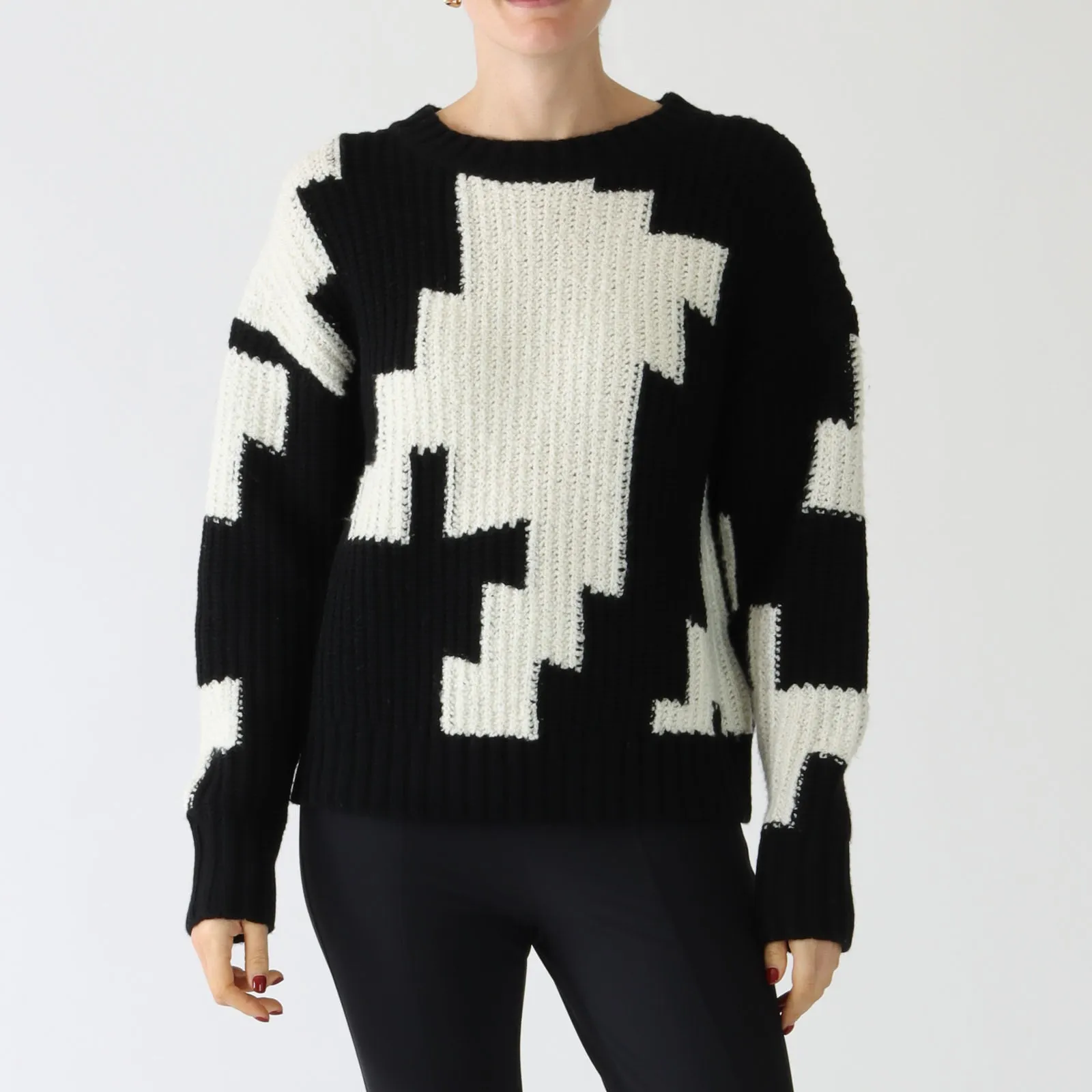 Black and White Large Chickcheck Knit Sweater