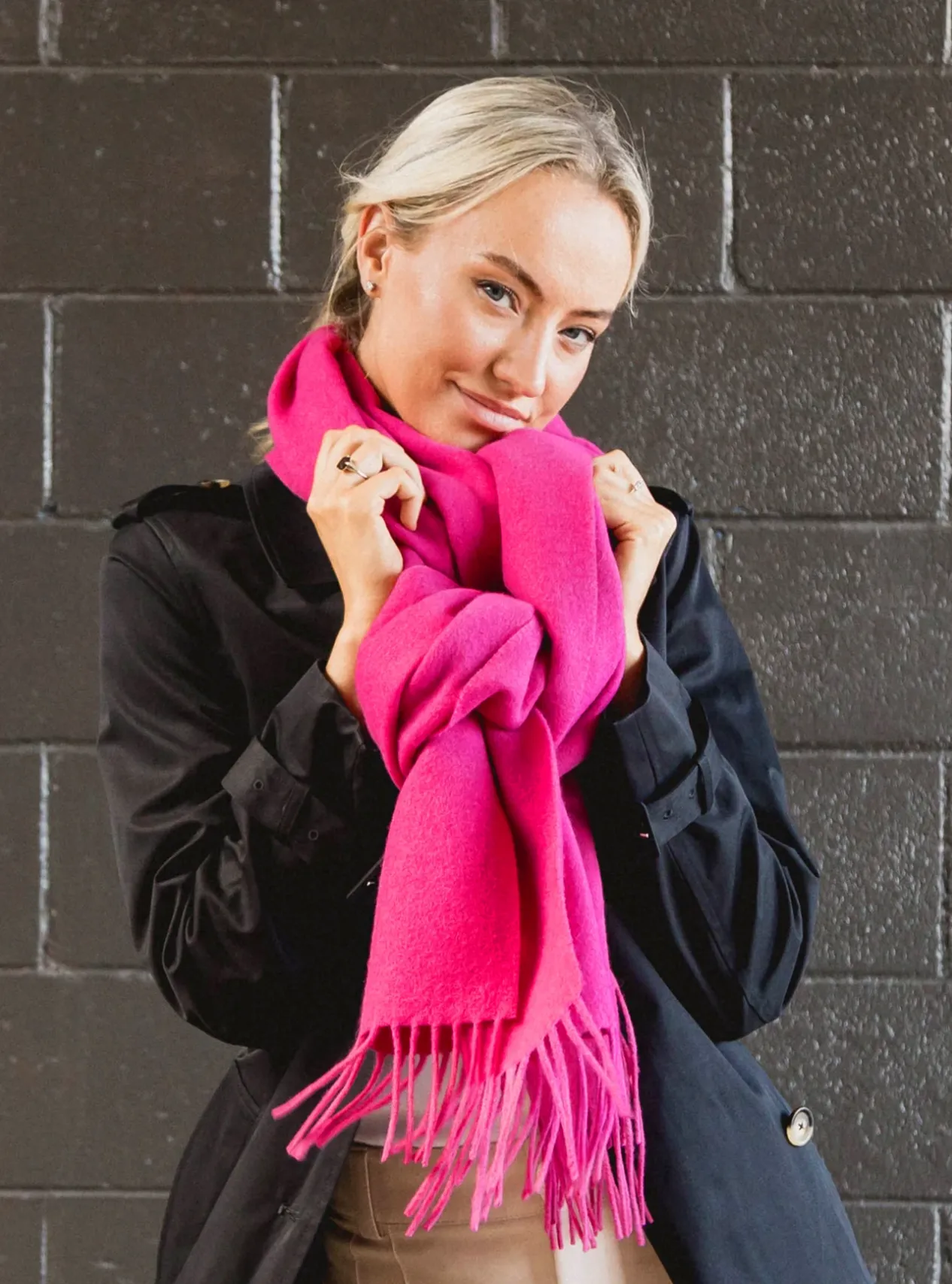 Dark Hampton - The Cooper Wool Scarf Fuschia