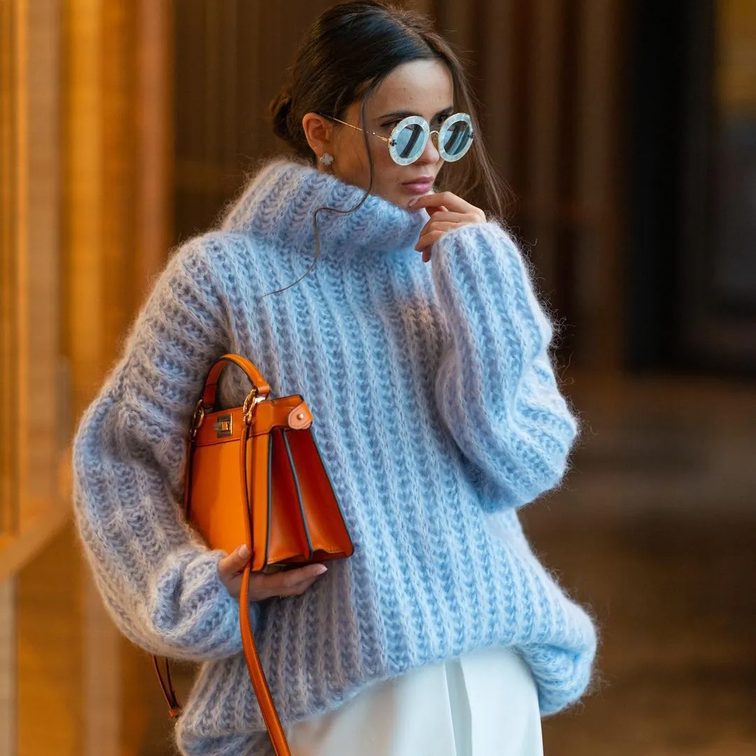 Fluffy long-sleeved sweater