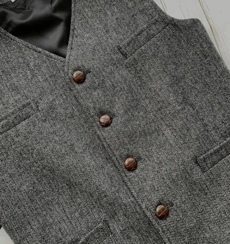 Luigi™ - Smart men's vest for a refined look