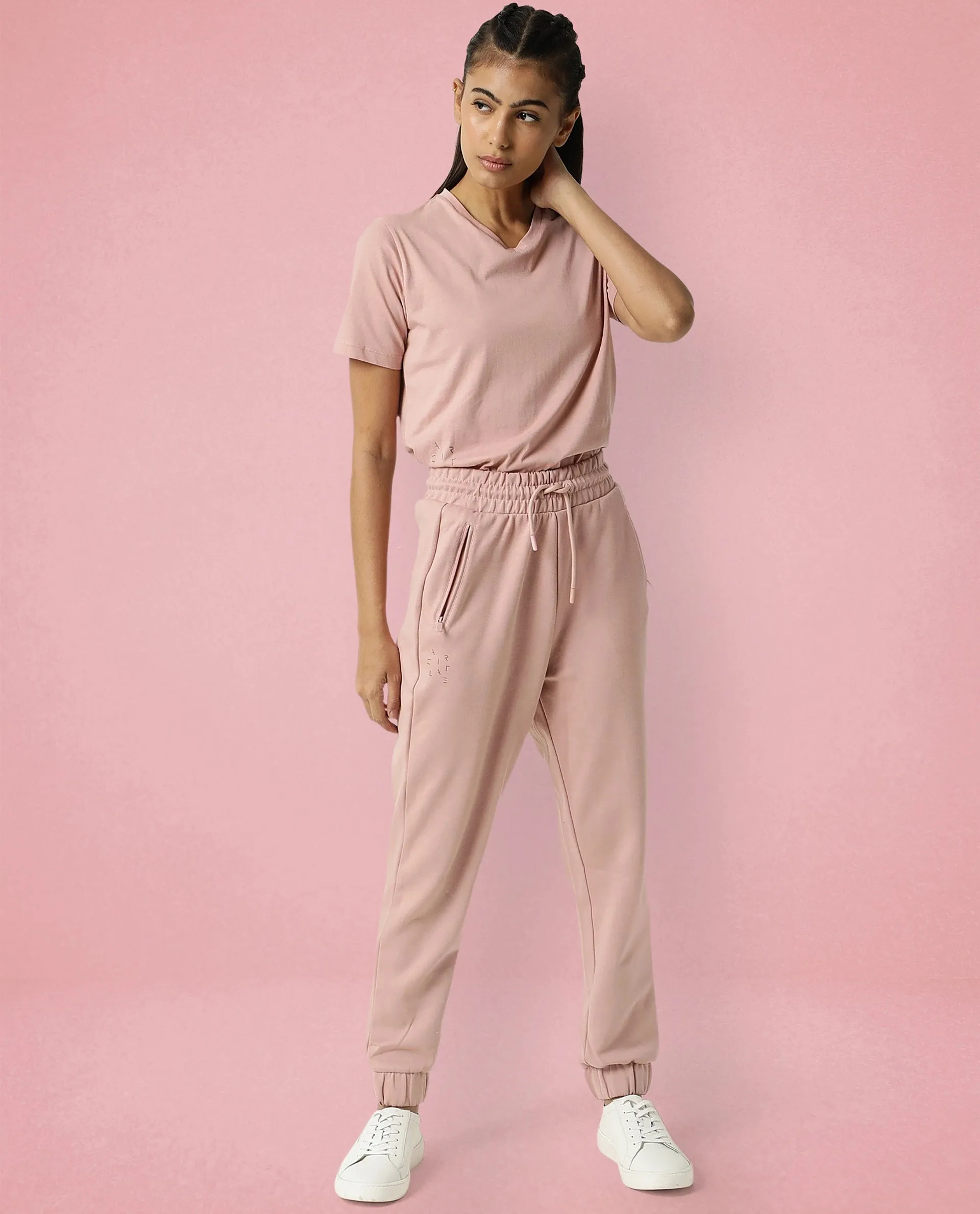 Rareism Women Creta Dusky Pink Cotton Blend Fabric Relaxed Fit Solid Mid Rise Ankle Length Track Pant