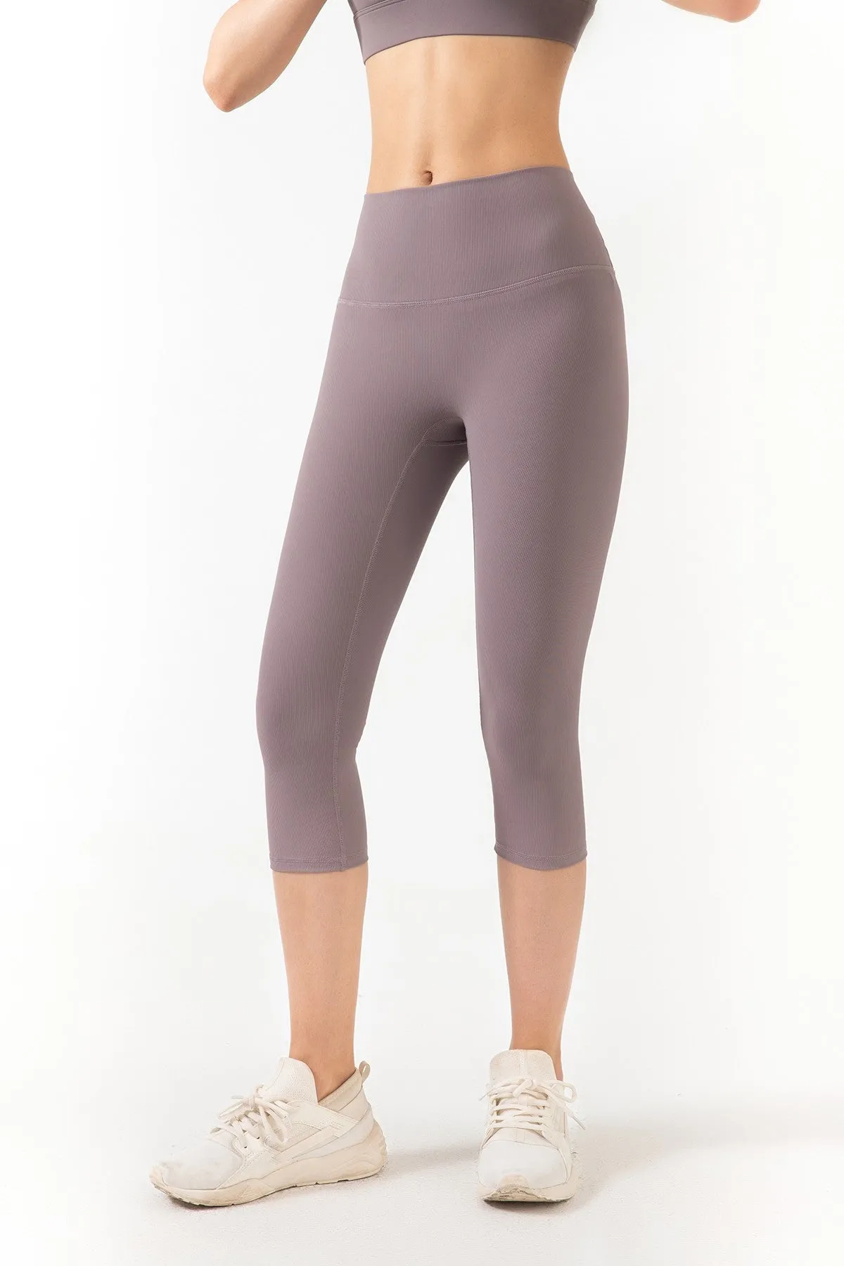 Ribbed Seamless Capri Leggings