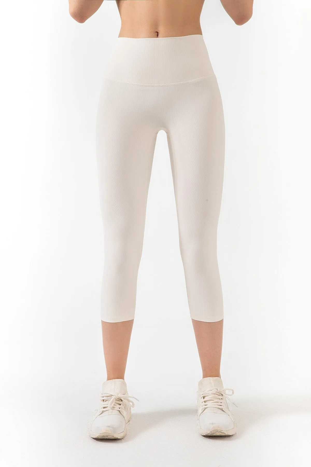 Ribbed Seamless Capri Leggings