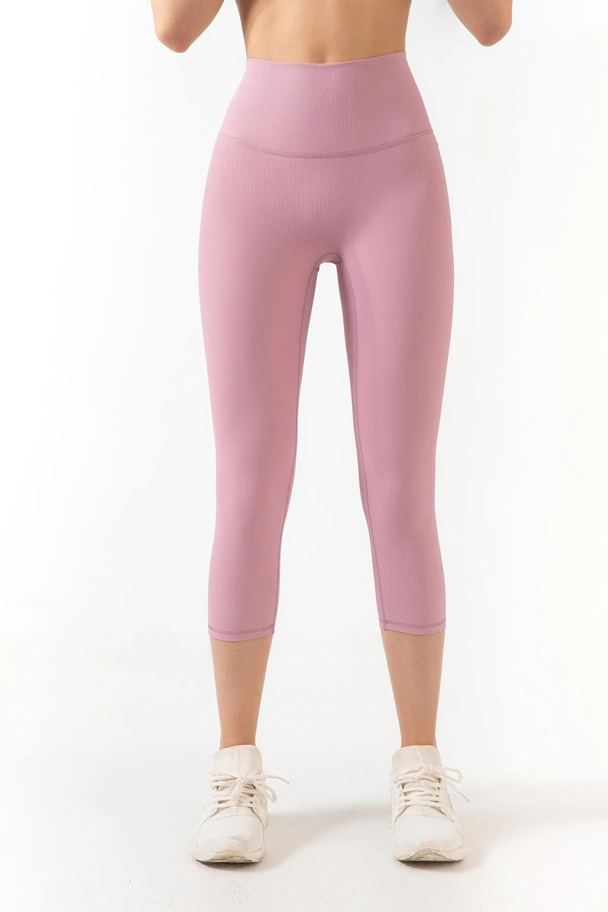 Ribbed Seamless Capri Leggings