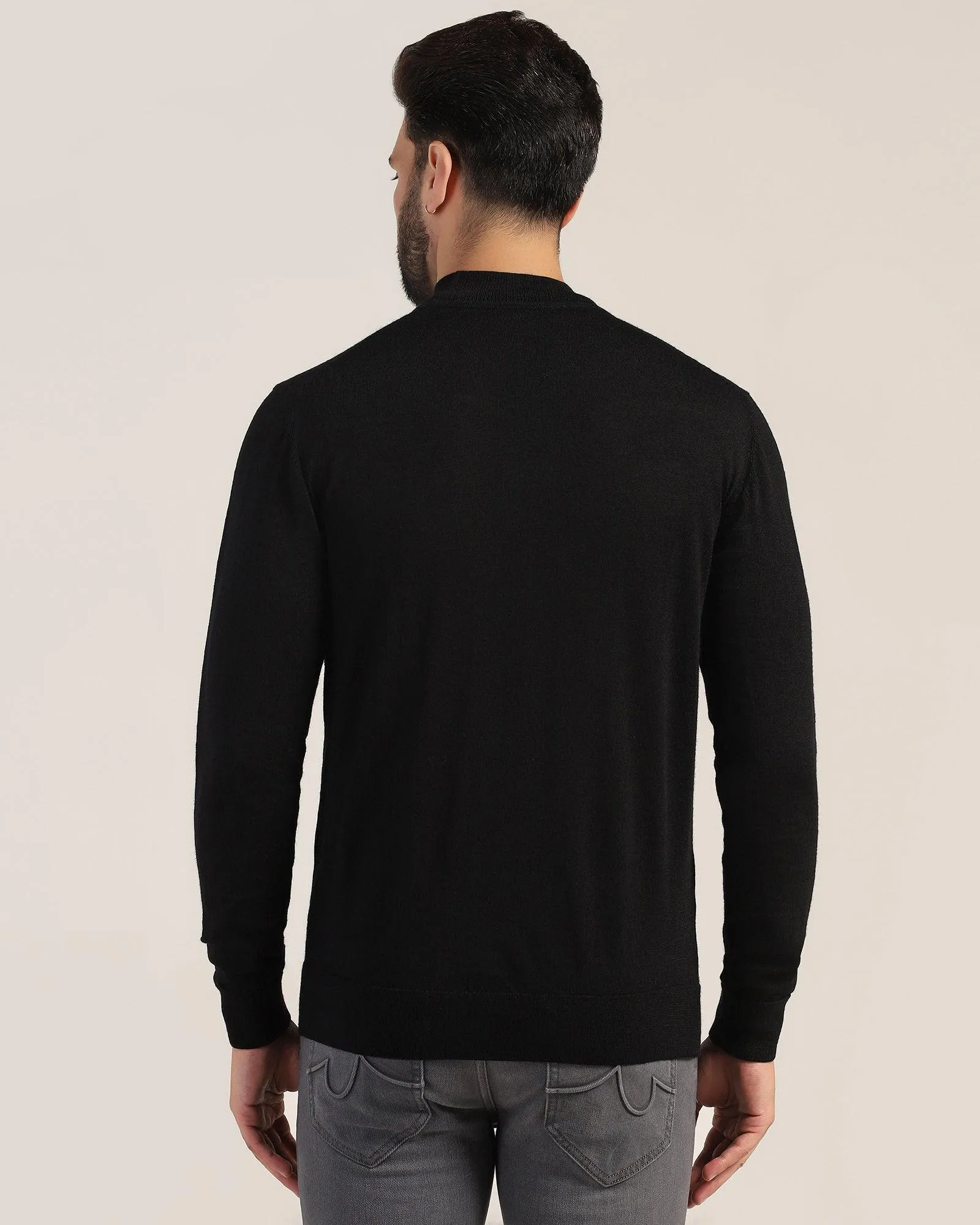 Round Neck Black Solid Sweater - Jester