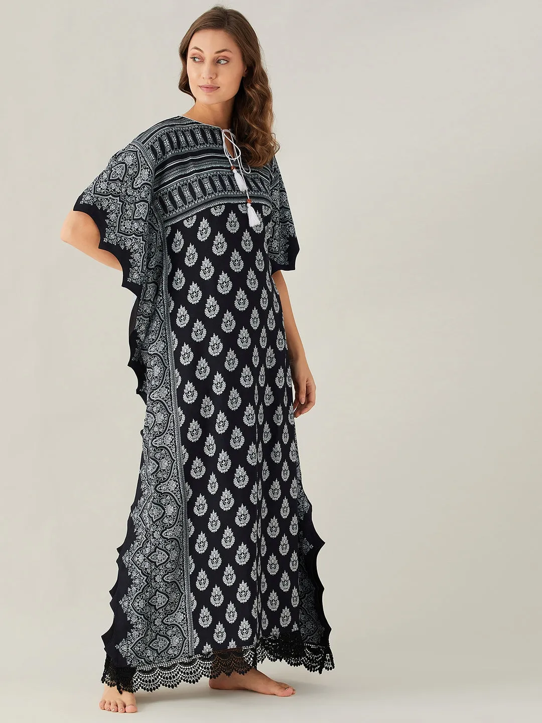 Scalloped Edge Monochrome Patterned Maxi Kaftan